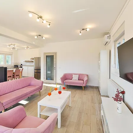 4 Bedroom Gorgeous Home In Gornji Muc Vikendica Muc